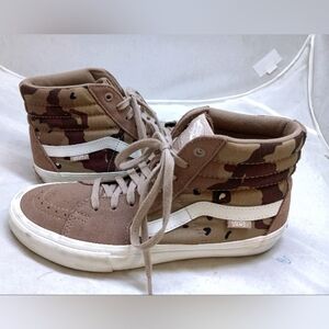 Vans Sk8-Hi Pro (Desert Camo). worn twice Mens Size: 8